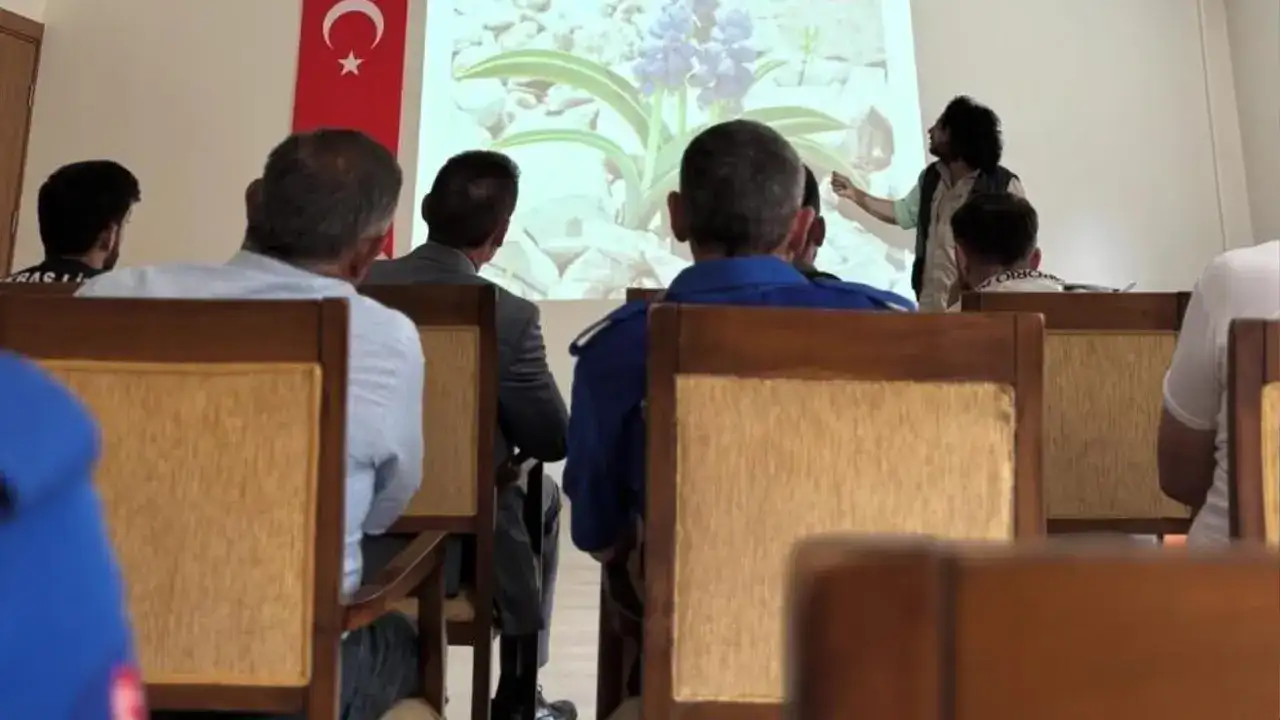 bayburtta-yukumlulere-cevre-bilinci-semineri