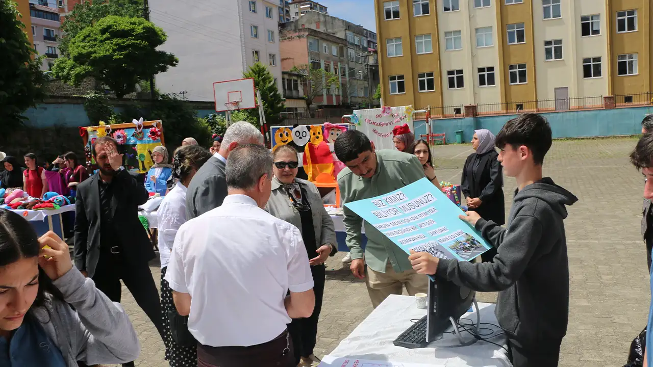 ofta-ogrencilerin-eserleri-yil-sonu-sergisinde-begeniye-sunuldu