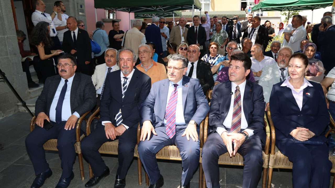 baskan-genc-acikladi-haluk-ongan-sahnesinin-bulundugu-alan-buyuksehire-devredildi