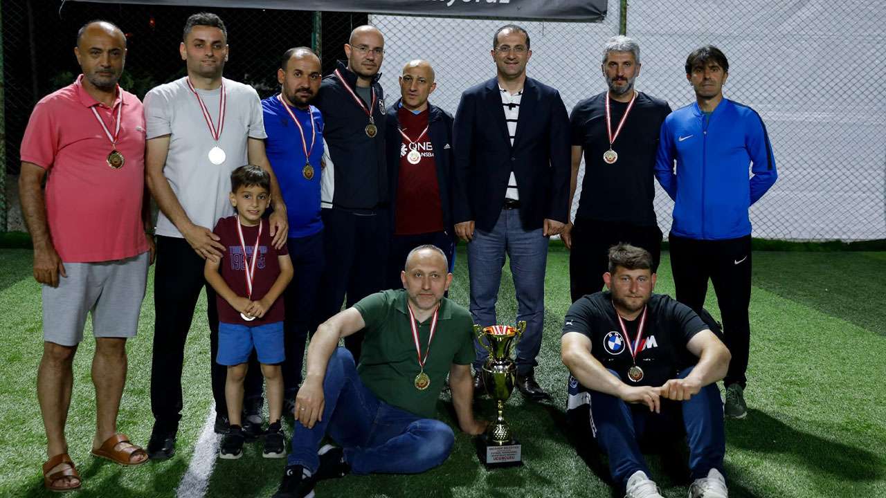 kazim-kolot-anisina-duzenlenen-turnuvada-sampiyon-belli-oldu