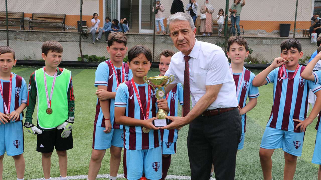 ofta-ilkokullar-arasi-futbol-turnuvasinin-sampiyonu-belli-oldu