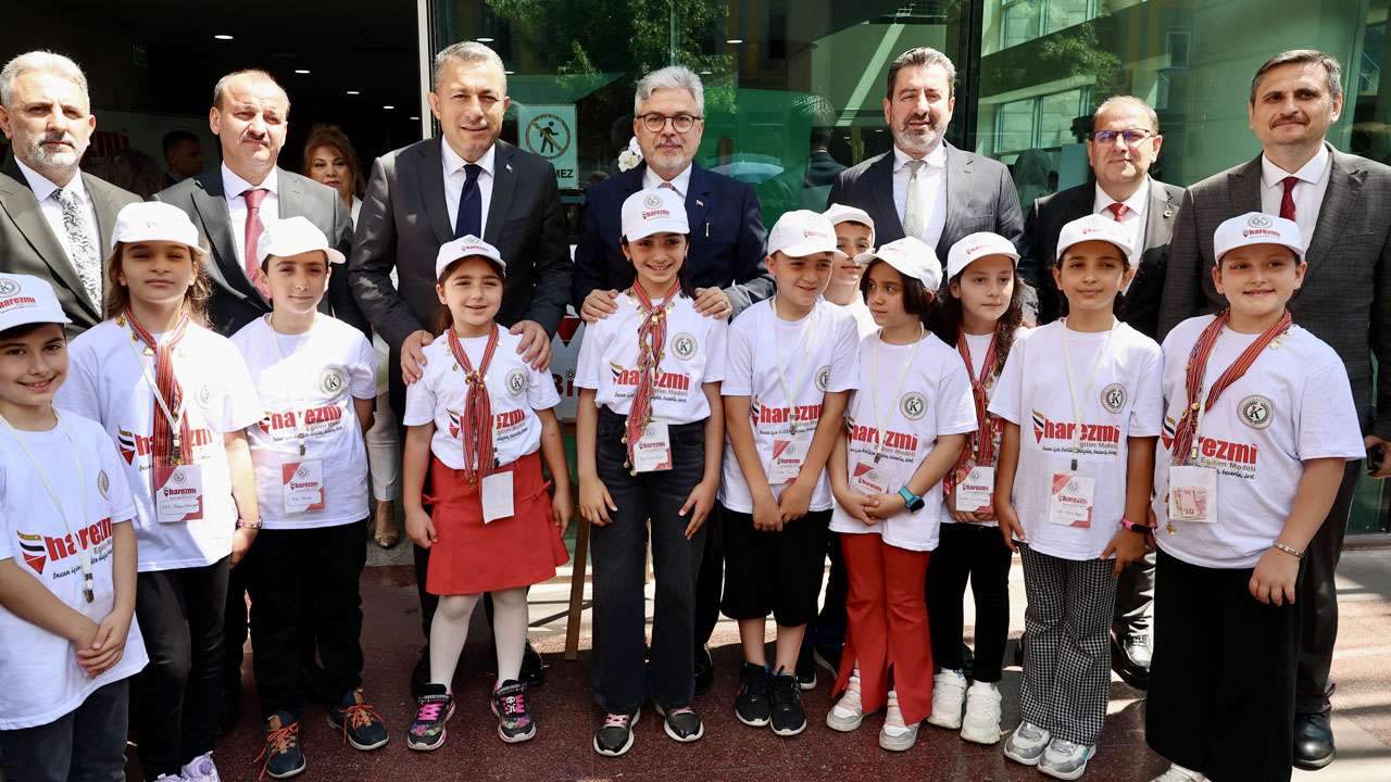 trabzonda-konusan-bakan-yardimcisi-yelkenci-dijital-bagimlilik-uyarisinda-bulundu