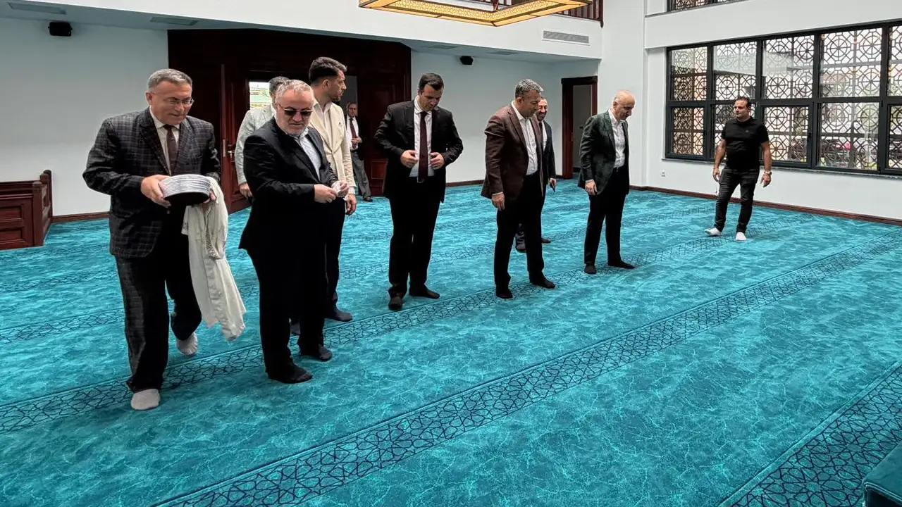 besikduzu-osbde-cami-ve-sosyal-tesislere-yakin-inceleme-ilk-namaz-kilindi