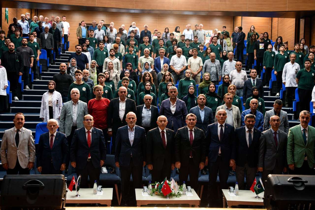 nihat-ozdemir-trabzonda-ogrencilerle-bulustu