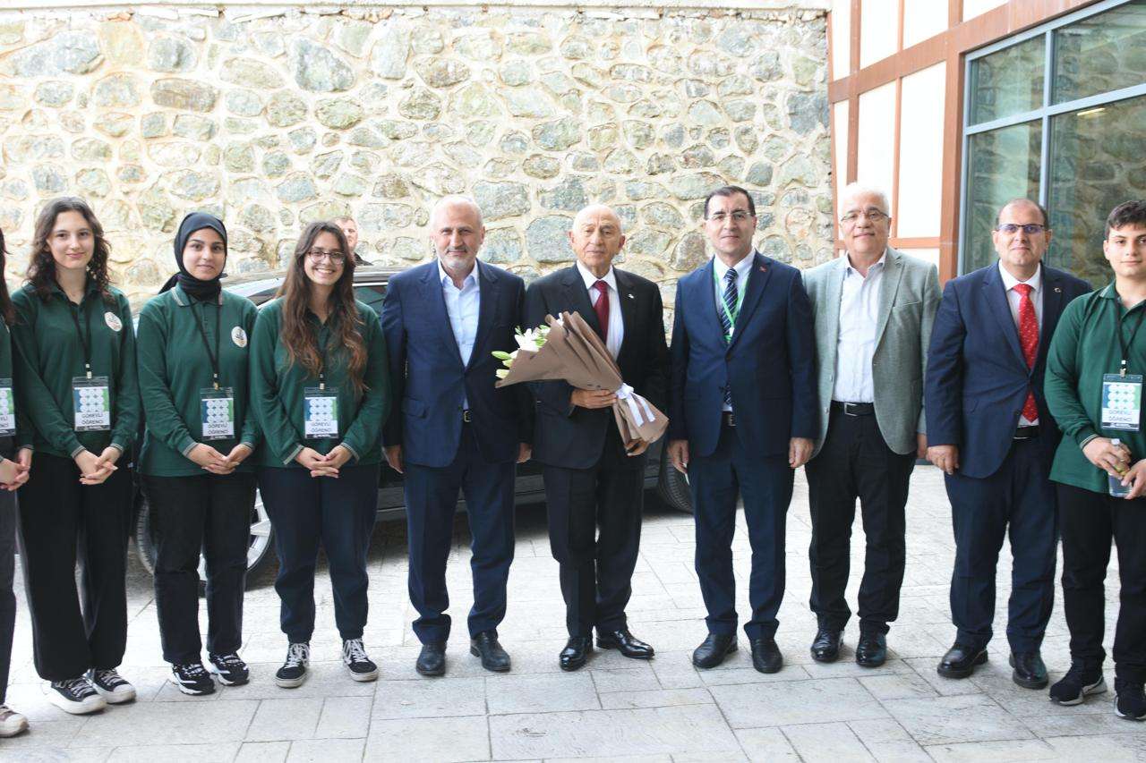 nihat-ozdemir-trabzonda-ogrencilerle-bulustu
