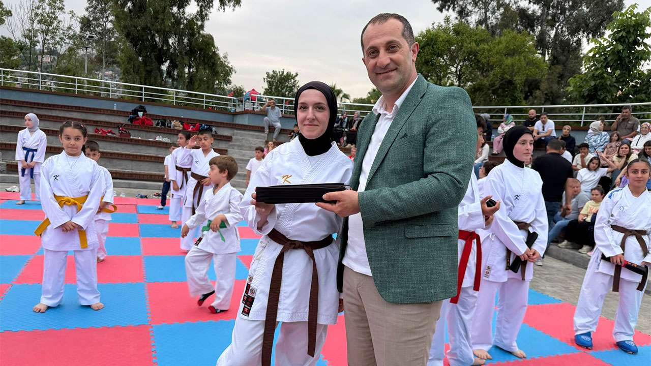 akcaabat-belediyesi-sporun-her-bransina-destek-vermeyi-surduruyor