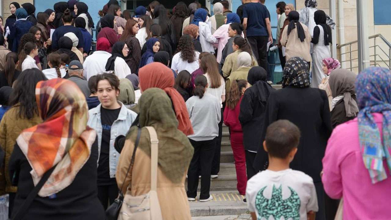 bayburtta-yksye-anne-duasiyla-girdi-bu-sene-basarinin-baska-bir-oykusunu-yazmaya-geldim