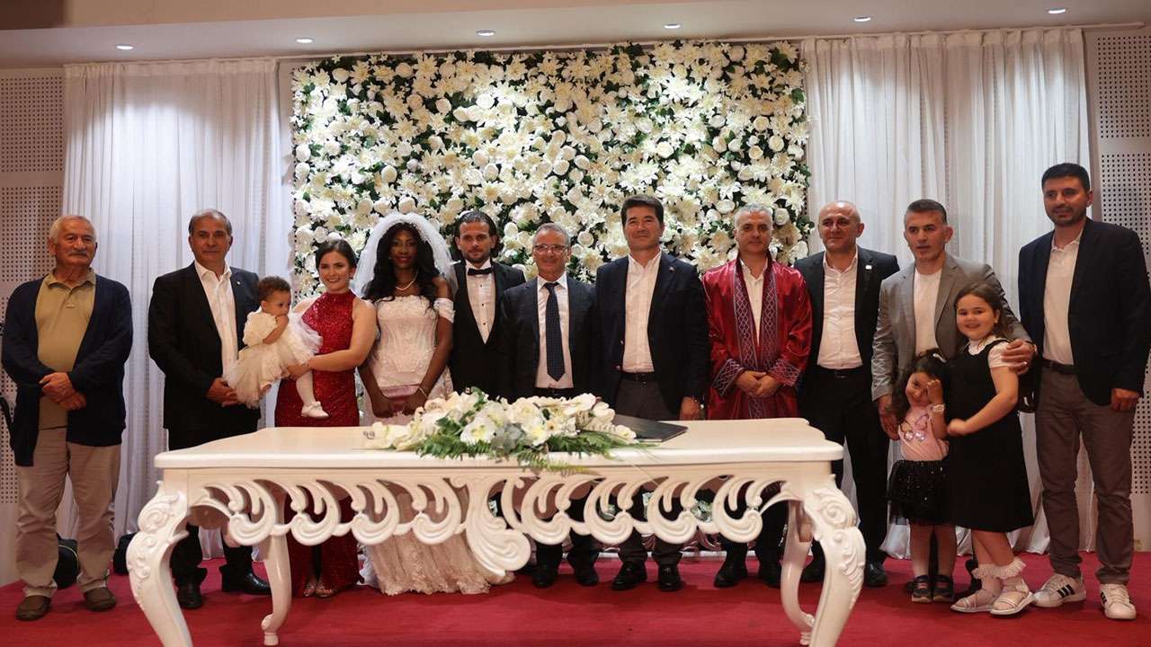 tanzanyali-winnie-ile-trabzonlu-omer-dunyaevine-girdi