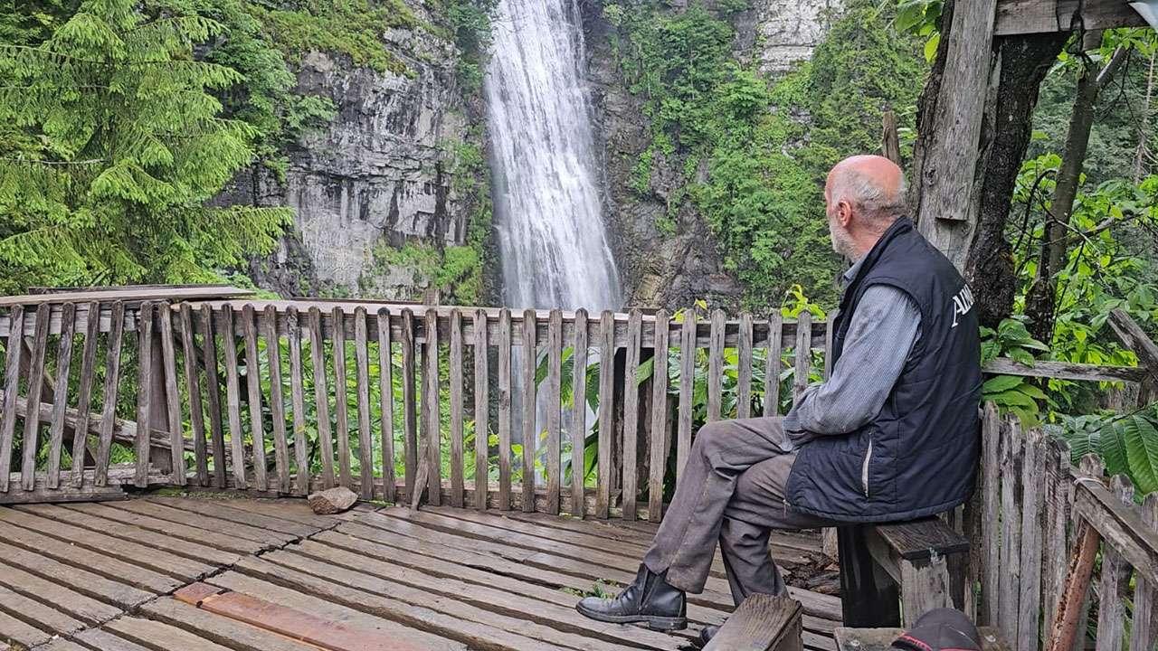 macahelin-sakli-cenneti-maral-selalesi-ziyaretcilerini-buyuluyor