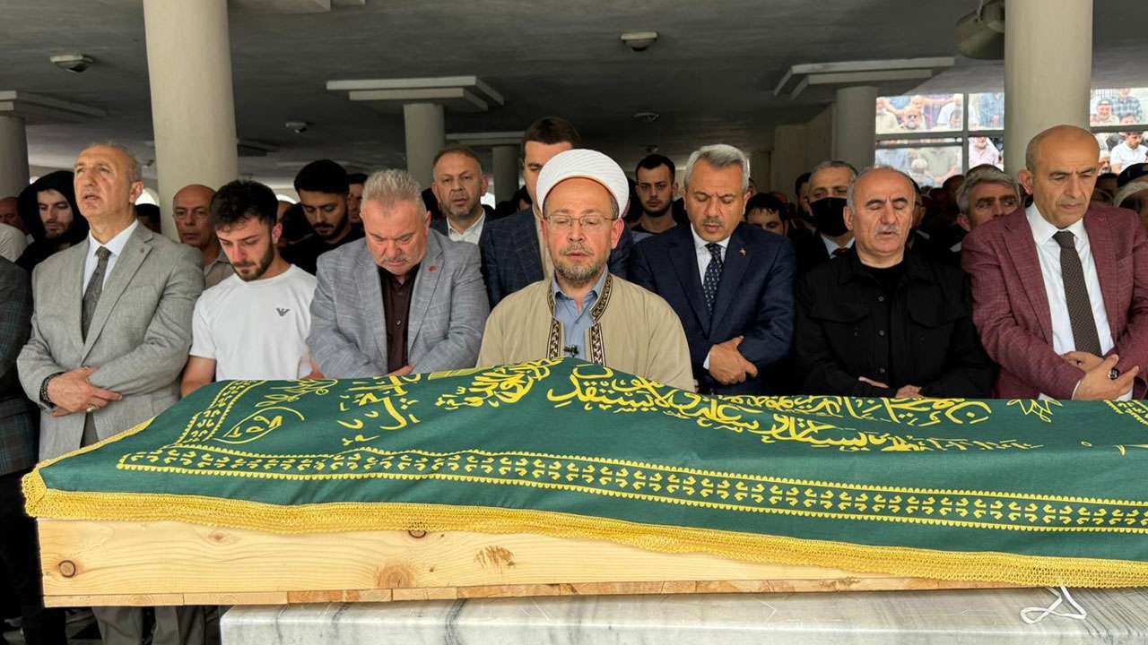 kansere-yenik-dusen-ilce-baskani-son-yolculuguna-ugurlandi
