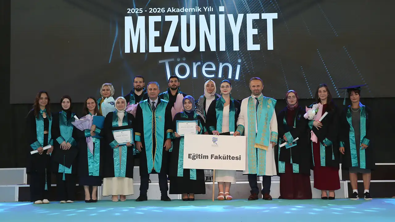 rteude-mezuniyet-coskusu-binlerce-ogrenci-kep-atti