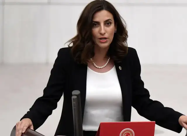tbmm-tarihinde-bir-ilk-aktif-gorevde-olan-iki-vekil-evlendi