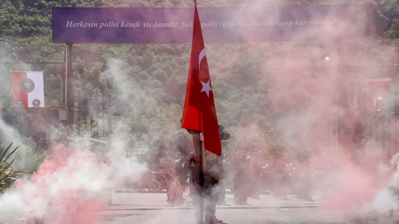 trabzon-pomemde-332-polis-adayi-mezuniyet-sevinci-yasadi