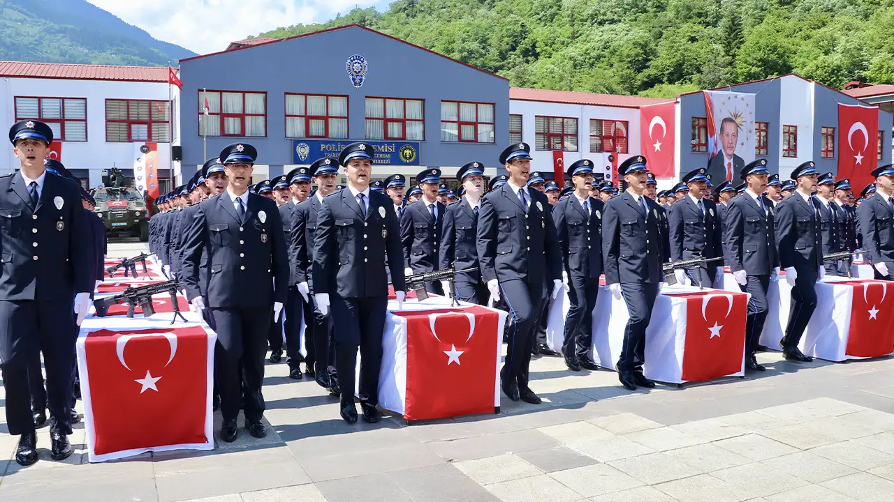 trabzon-pomemde-332-polis-adayi-mezuniyet-sevinci-yasadi