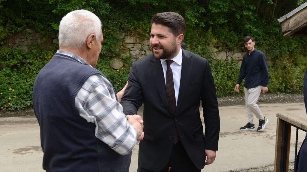 anahtar-parti-trabzon-teskilati-caykarada-mahalle-ziyaretleri-gerceklestirdi