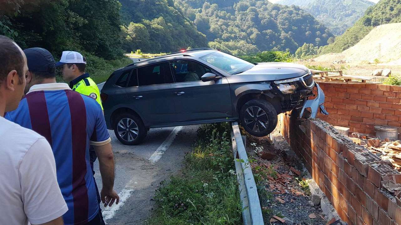 trabzonda-eski-belediye-baskani-trafik-kazasi-gecirdi