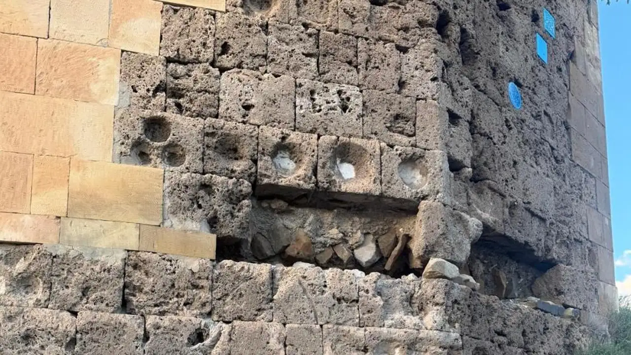 bayburt-kalesi-icin-alarm-tarihi-taslarda-dusme-riski-tespit-edildi