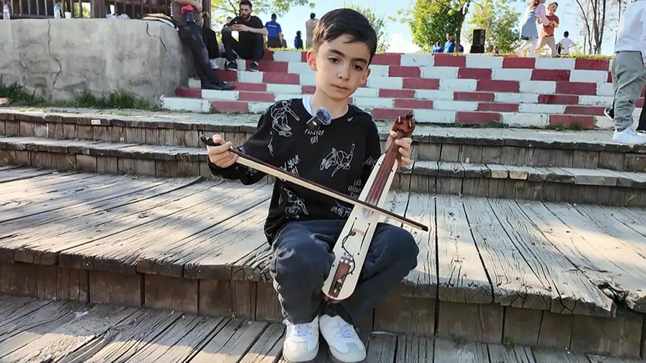 giresunlu-mert-ali-inci-kefallerinin-gocune-kemenceyle-eslik-etti