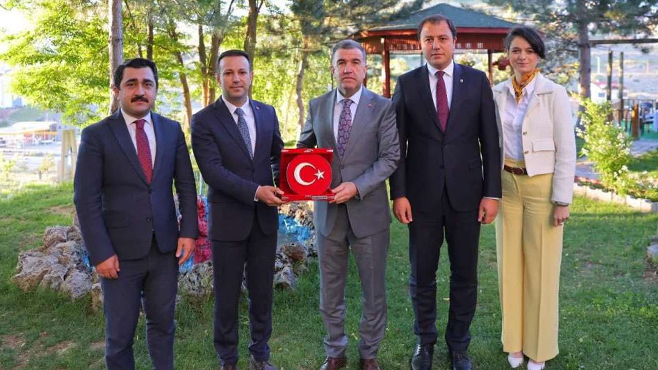 bayburtta-tayini-cikan-mulki-idare-amirlerine-veda