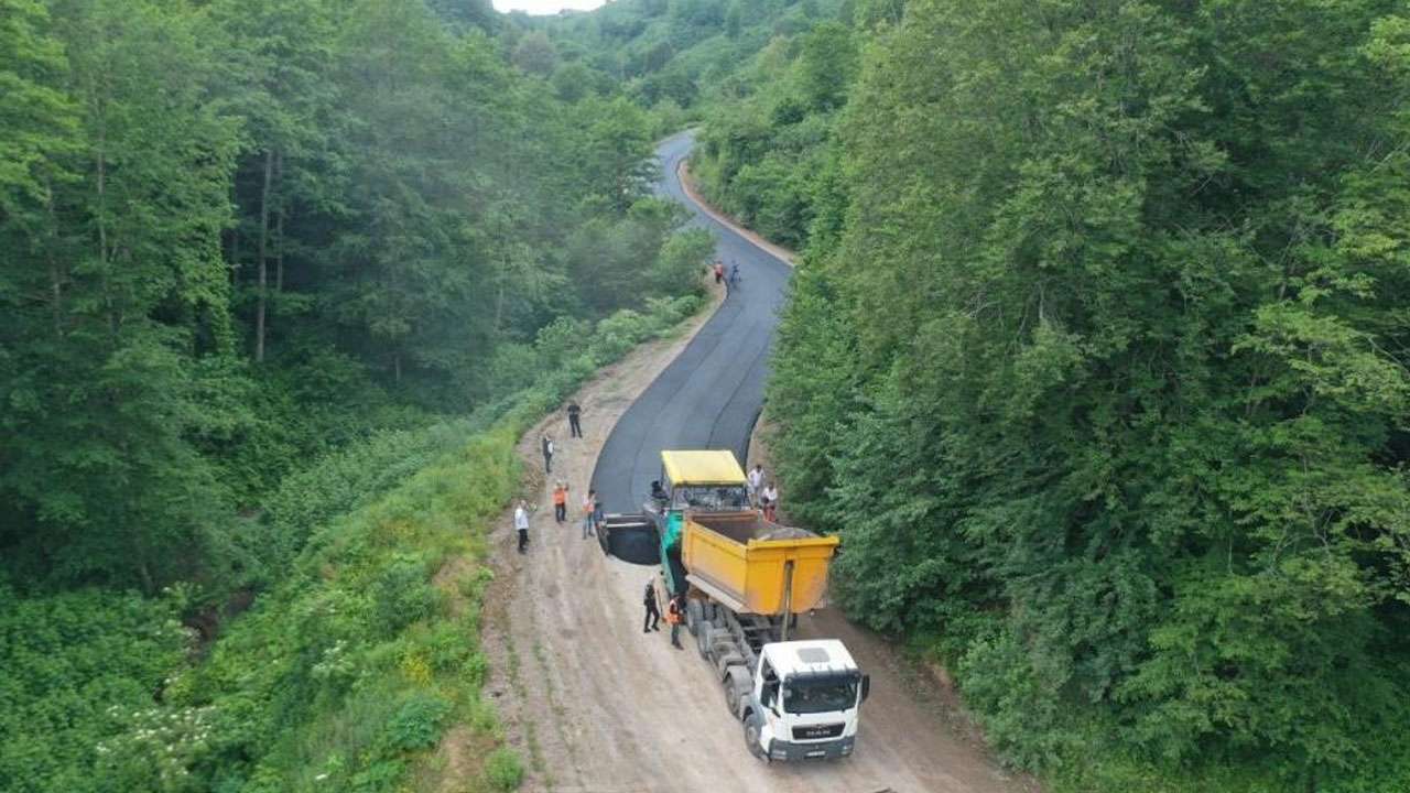 orduda-sicak-asfalt-calismalari-suruyor-gurgentepe-golkoy-hattinda-ulasim-gucleniyor