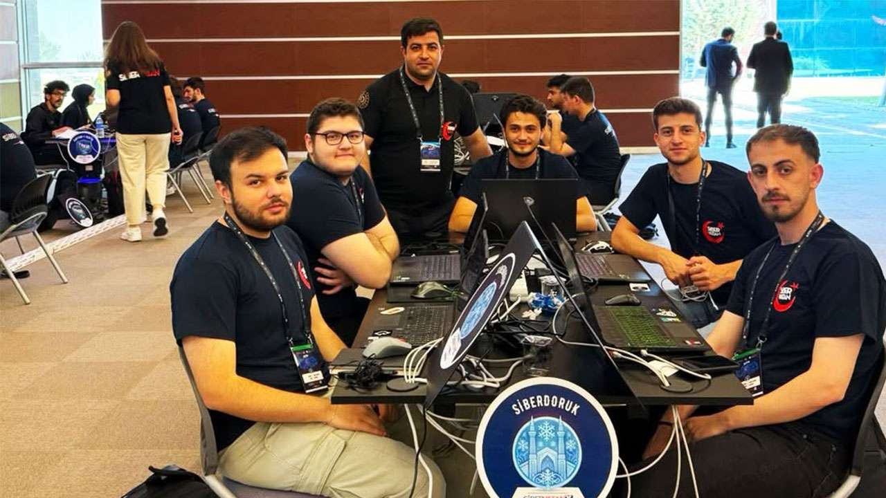 bayburt-universitesi-ogrencileri-turkiye-siber-guvenlik-finallerinde