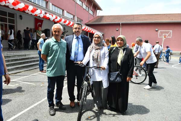 Trabzon'da 61 öğrenciye 61 bisiklet
