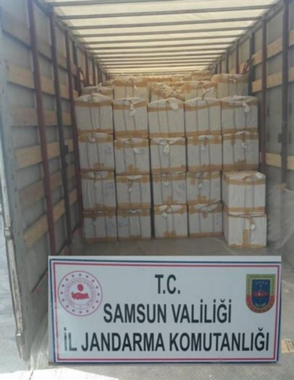 Samsun'da kaçak parfüm operasyonu