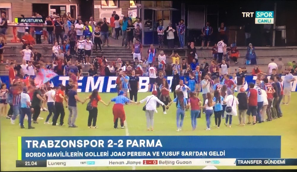 Trabzonspor - Parma maçının ardından ilginç görüntüler