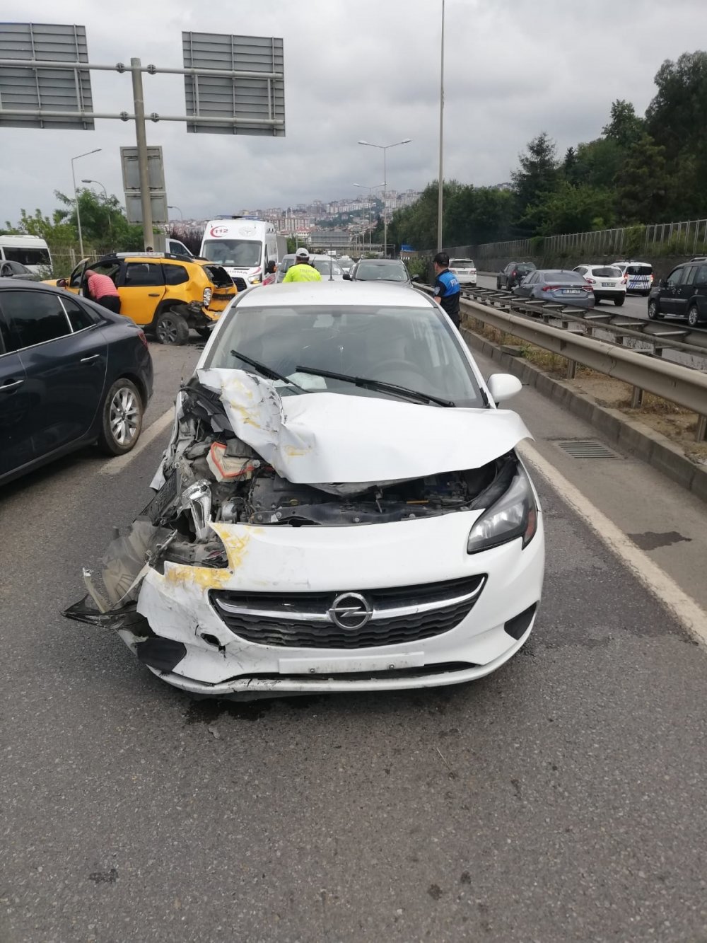 Trabzon'da kaza ucuz atlatıldı!