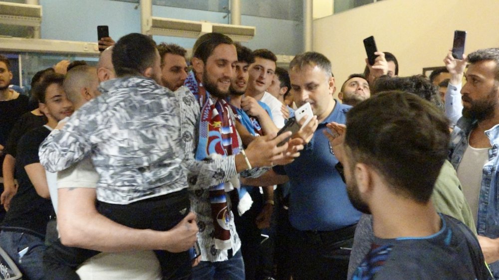 Yusuf Yazıcı Trabzon'dan ayrıldı