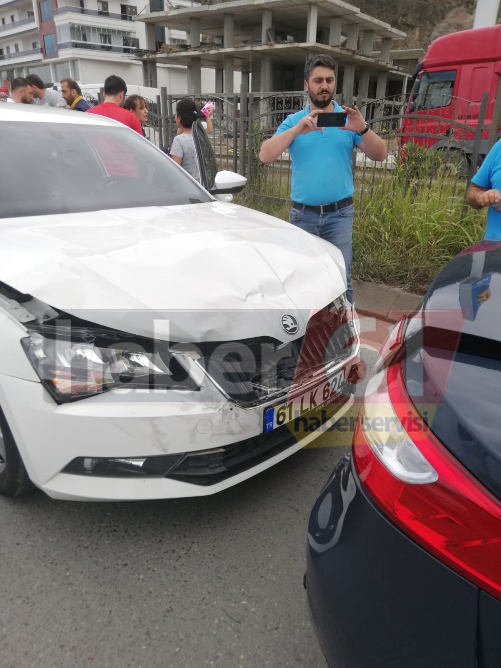 Trabzon’da zincirleme kaza – 4 araç birbirine girdi
