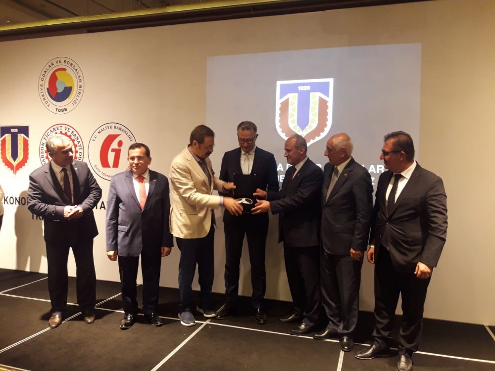 Trabzon’da ekonomiye değer katanlar ödüllerini aldı