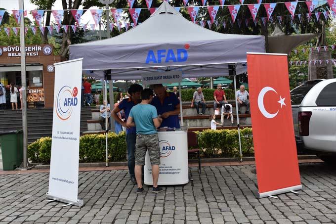 AFAD Trabzon'da vatandaşları bilgilendiriyor