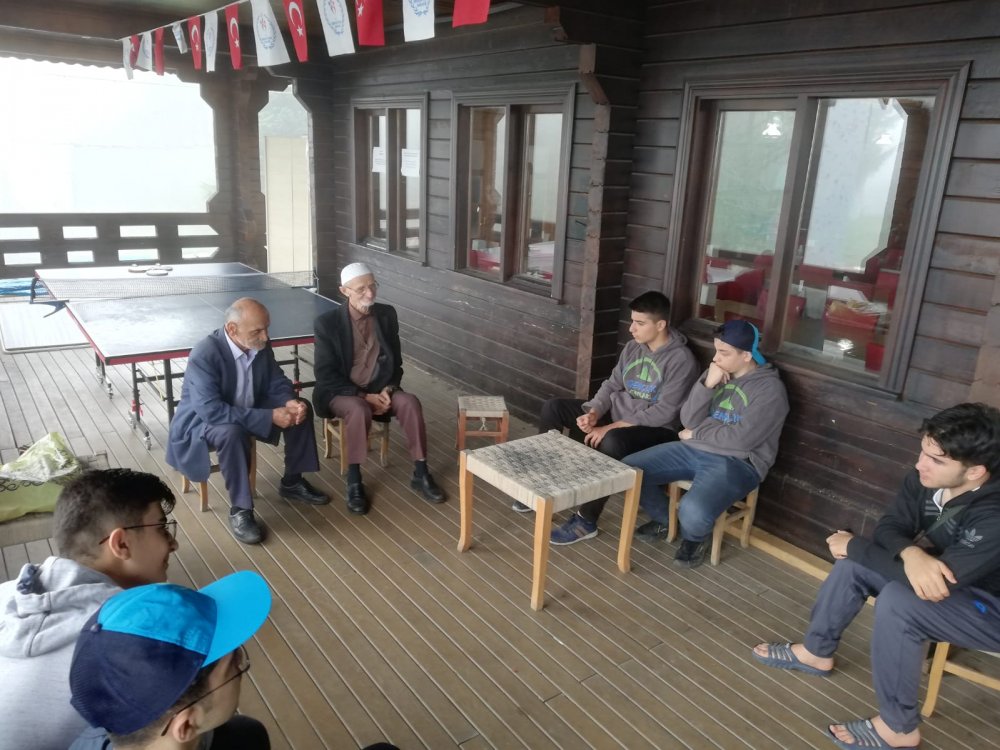 Trabzon'da gençlerden Mehmet ve Rıdvan dedeye yayla sürprizi