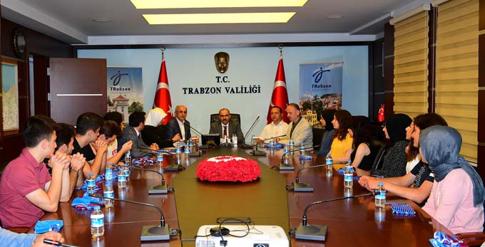 Trabzon'da ilk bine girdiler - Vali Ustaoğlu'nu ziyaret ettiler