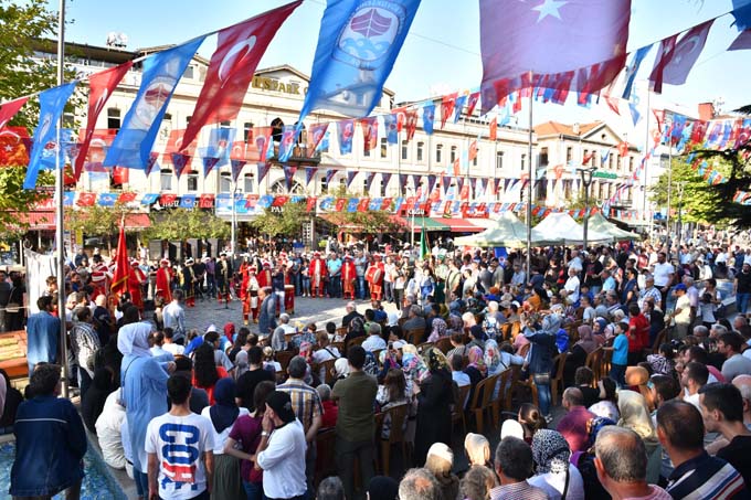 Trabzon'da 5 bin kişilik aşure dağıtıldı