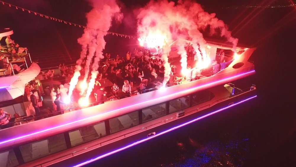 Trabzonspor’da karadan ve denizden destek