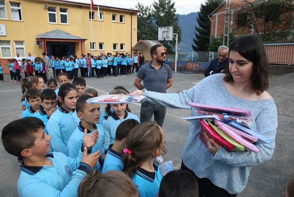 Trabzon'da Üniversiteli Hasret, 3 bin çocuğun yüzünü güldürdü