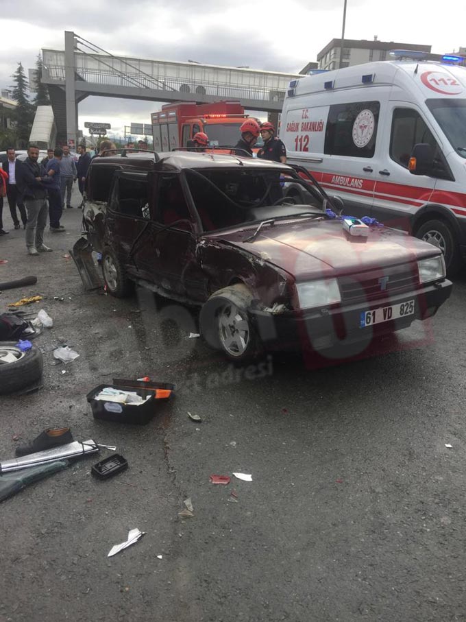 Trabzon’da 3 araç birbirine girdi: 2 yaralı