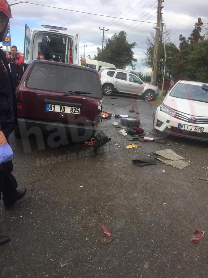 Trabzon’da 3 araç birbirine girdi: 2 yaralı