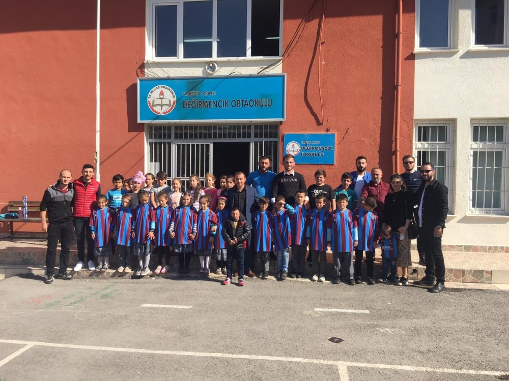 Trabzonspor taraftarı ve Köksal Babadan anlamlı destek