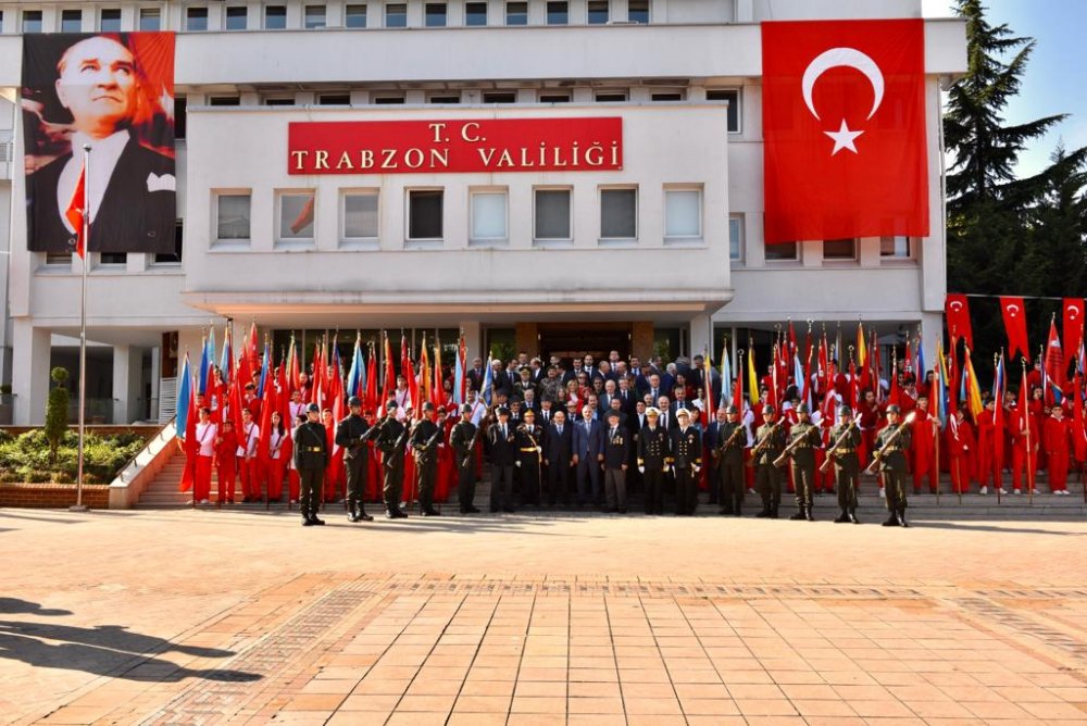 29 Ekim etkinlikleri Trabzon'da başladı