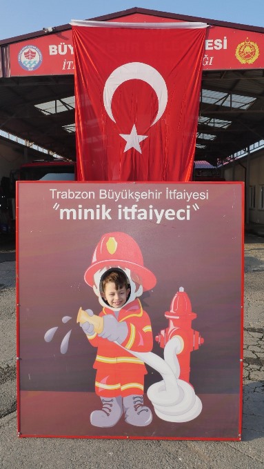 Trabzon'da minikler itfaiyeci oldu - 27 Bin kişiye eğitim