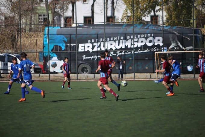 Trabzonspor ile Erzurumspor'un gençleri karşılaştı