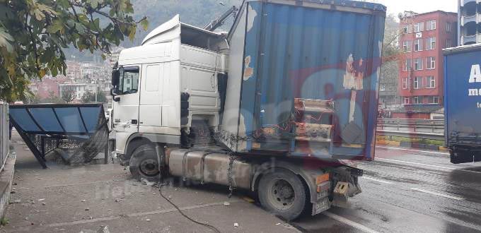 Trabzon'da kaza - Bir anda bu hale geldi