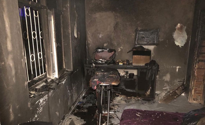 Ankara'da bir ev kül oldu: 1'i ağır, 3 yaralı
