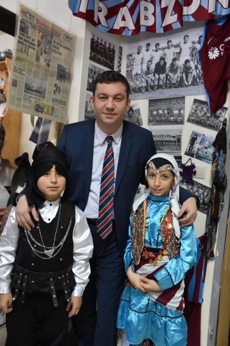 Trabzon'da ilkokul öğrencileri geçmişi günümüze taşıdı