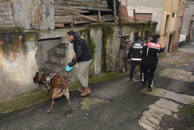 Trabzon’da baskın, 231 kişi kontrol edildi