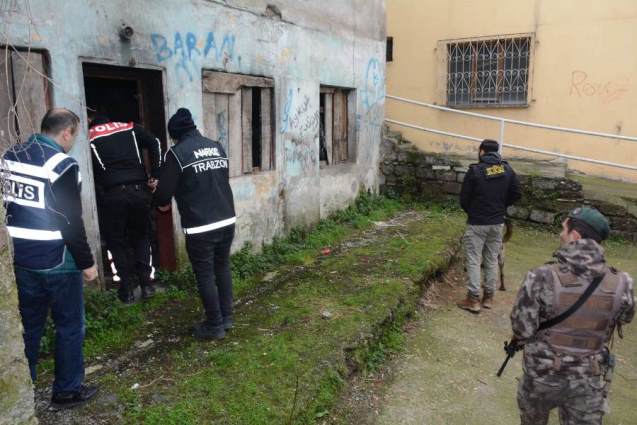 Trabzon’da baskın, 231 kişi kontrol edildi