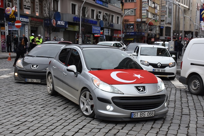 Trabzon'da şehitler için yürüyüş